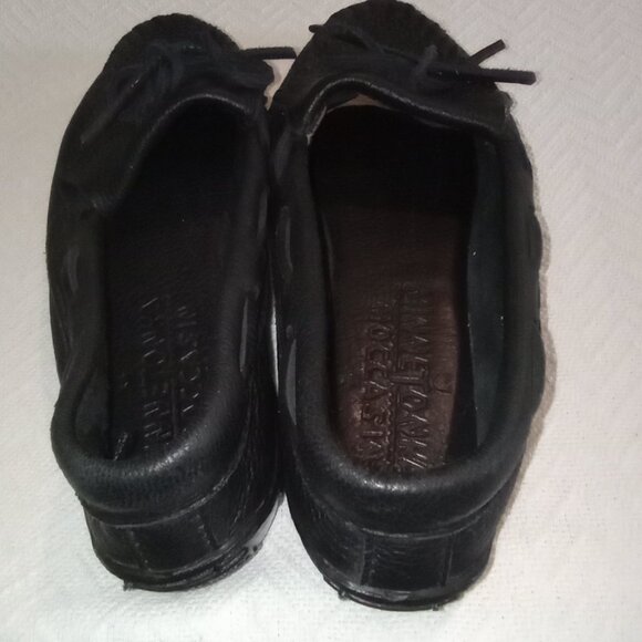 Minnetonka Moccasin Moosehide Kilty Women's Size 6 Black - Picture 6 of 13